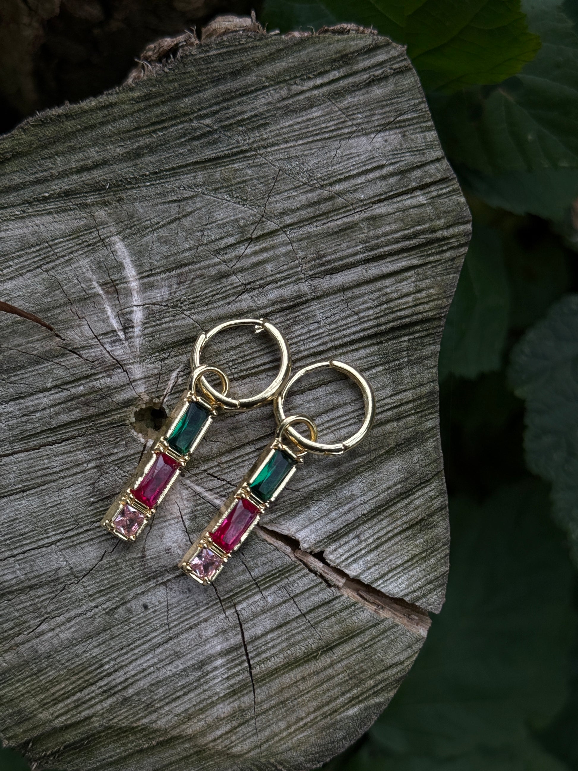 Gouden Hangende Oorbellen met Gekleurde Kristallen - Lioraen - Sieraden