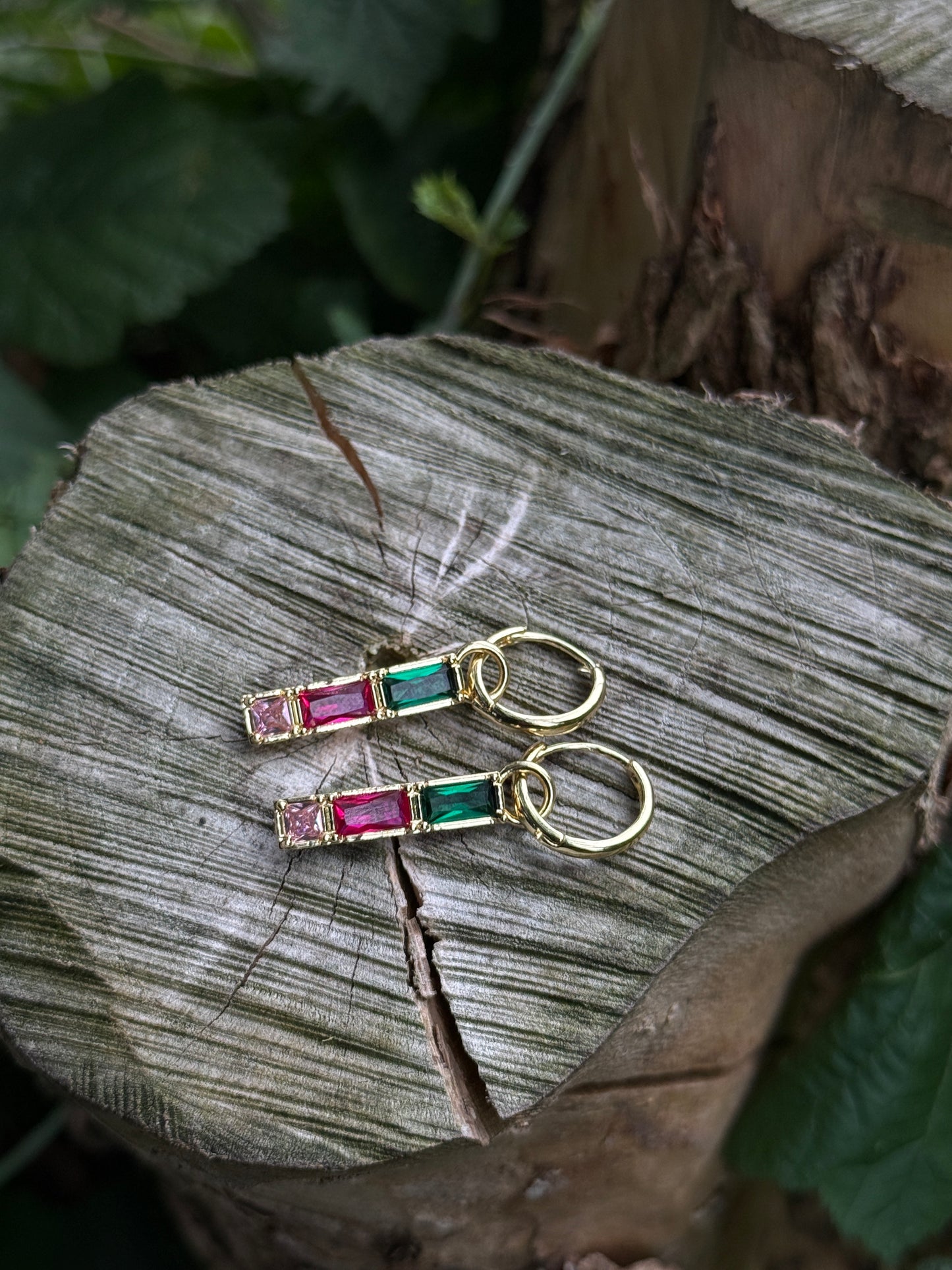 Gouden Hangende Oorbellen met Gekleurde Kristallen - Lioraen - Sieraden