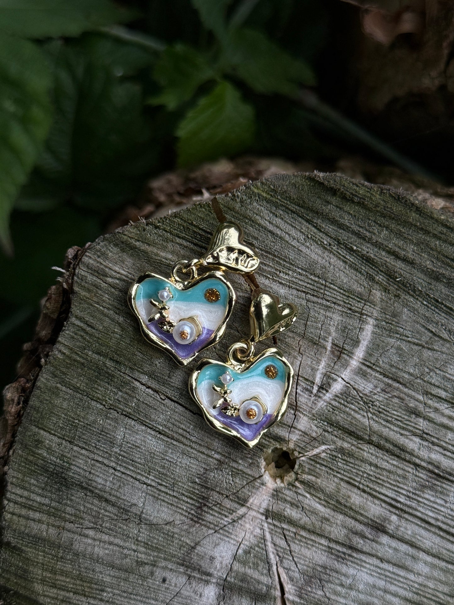 Hartvormige Oorbellen met Emaille en Parel – Staal - Lioraen - Sieraden