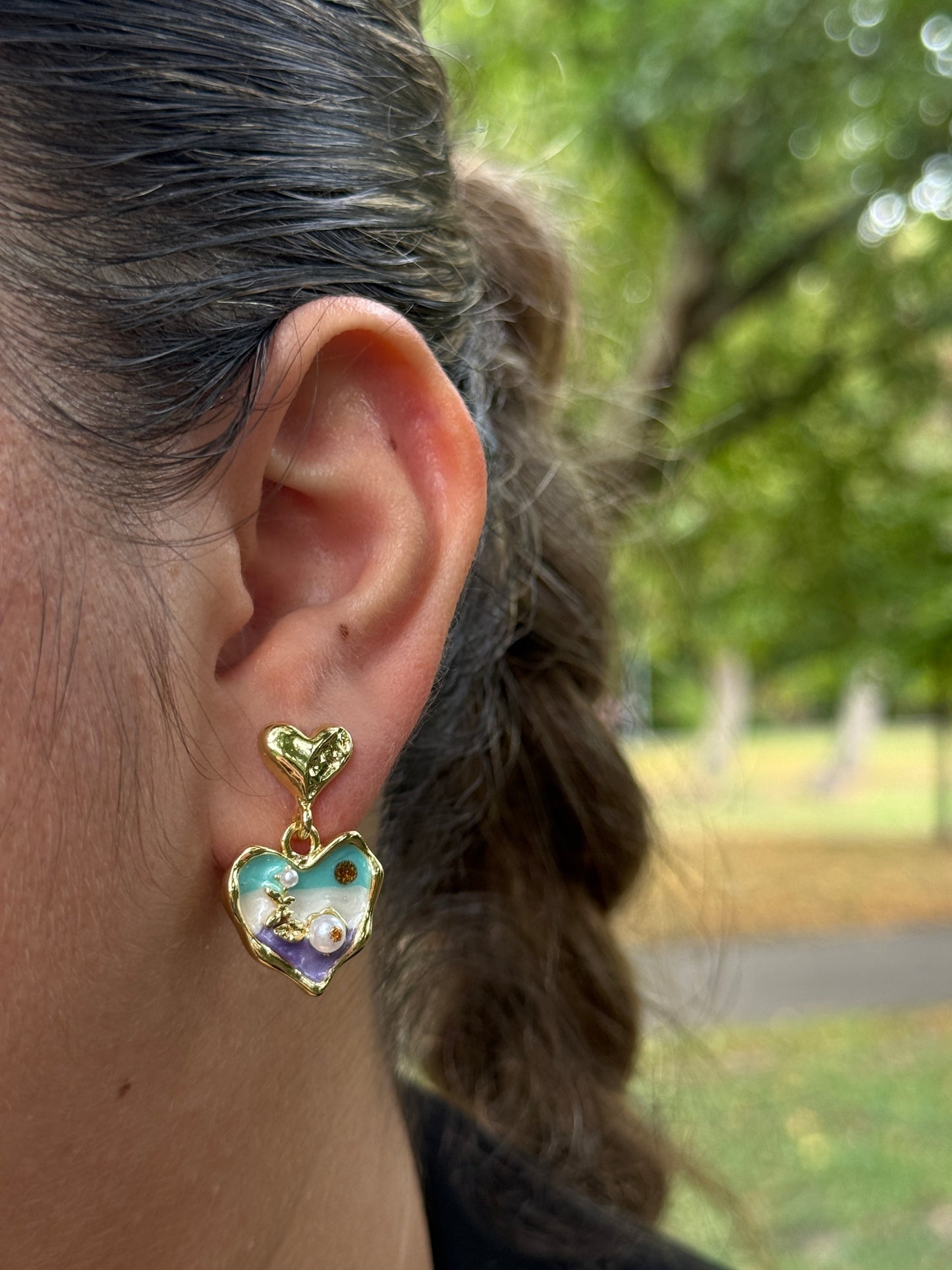 Hartvormige Oorbellen met Emaille en Parel – Staal - Lioraen - Sieraden